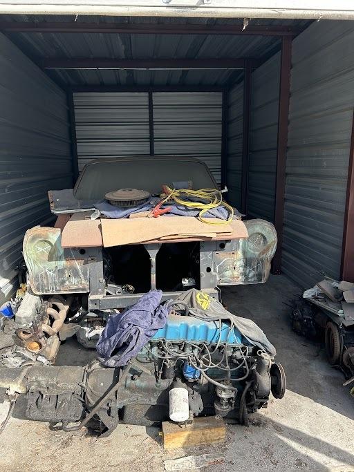 Storage Unit Auction in Bradenton, FL at Midgard Self Storage Express